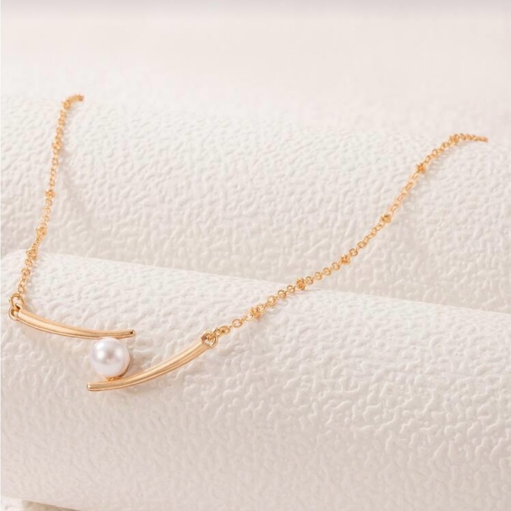 ⚠️Clearance Elegant Gold Pearl Pendant Necklace - Picture 2 of 4